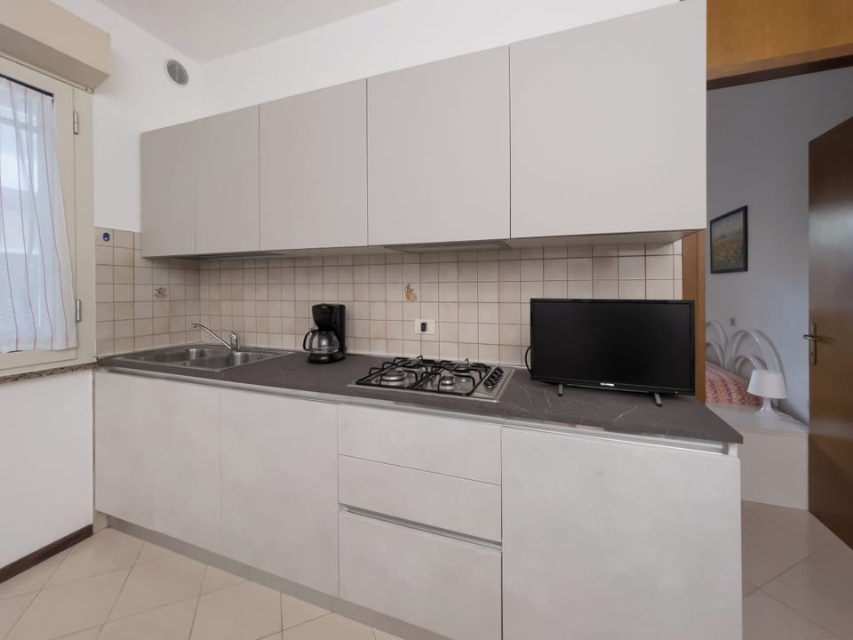 Apartment, 1 Bedroom, Balcony, City View | Interior