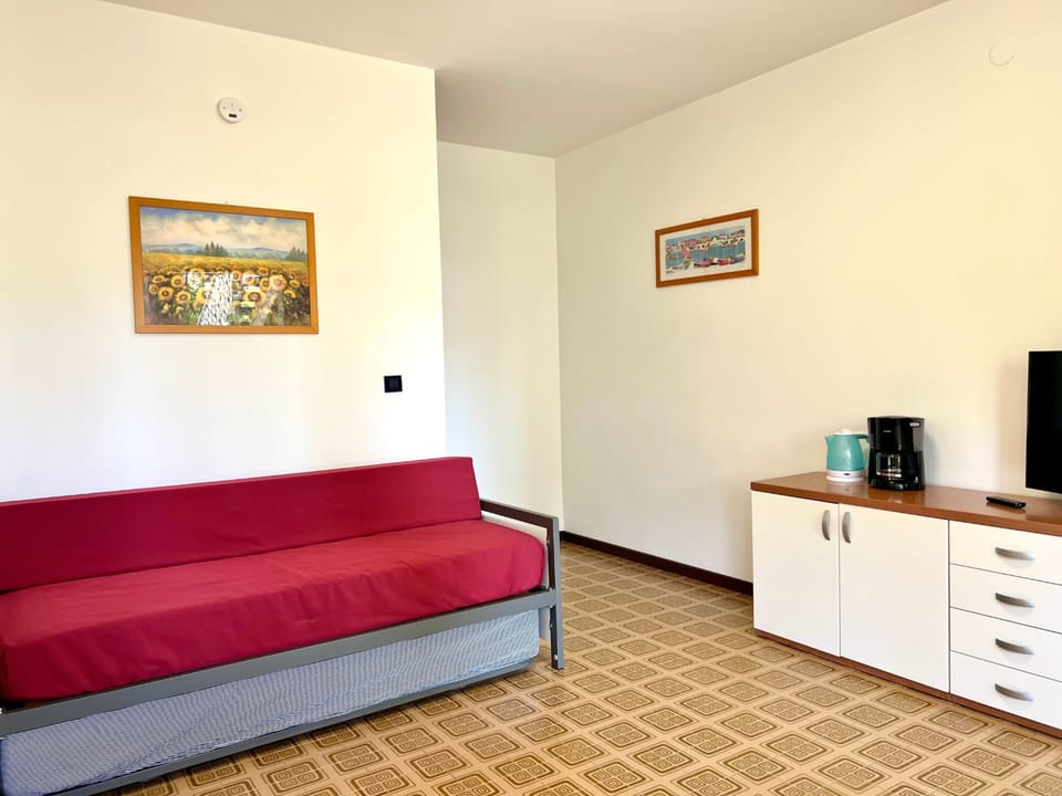 Apartment, 2 Bedrooms, Balcony, Garden View | Living room