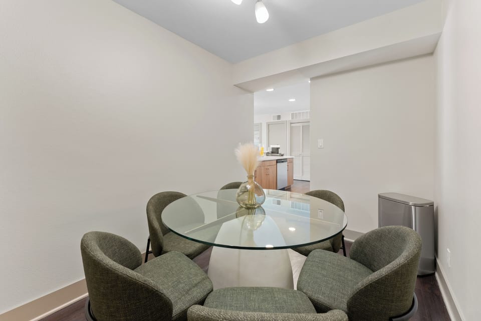 avor the moment in our light-filled dining nook designed for modern living.