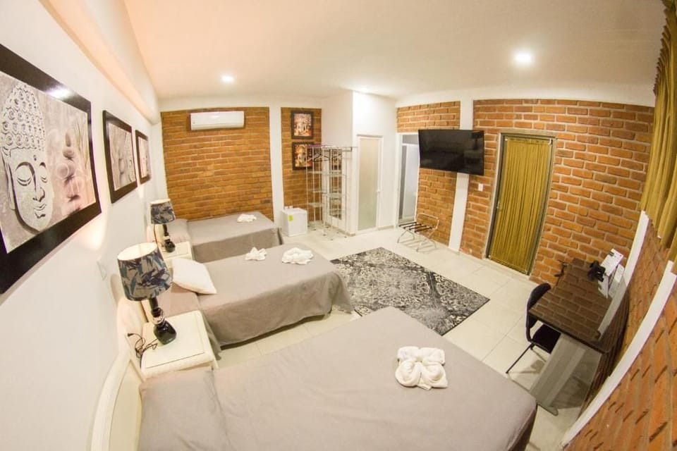 Iron/ironing board, WiFi (free)