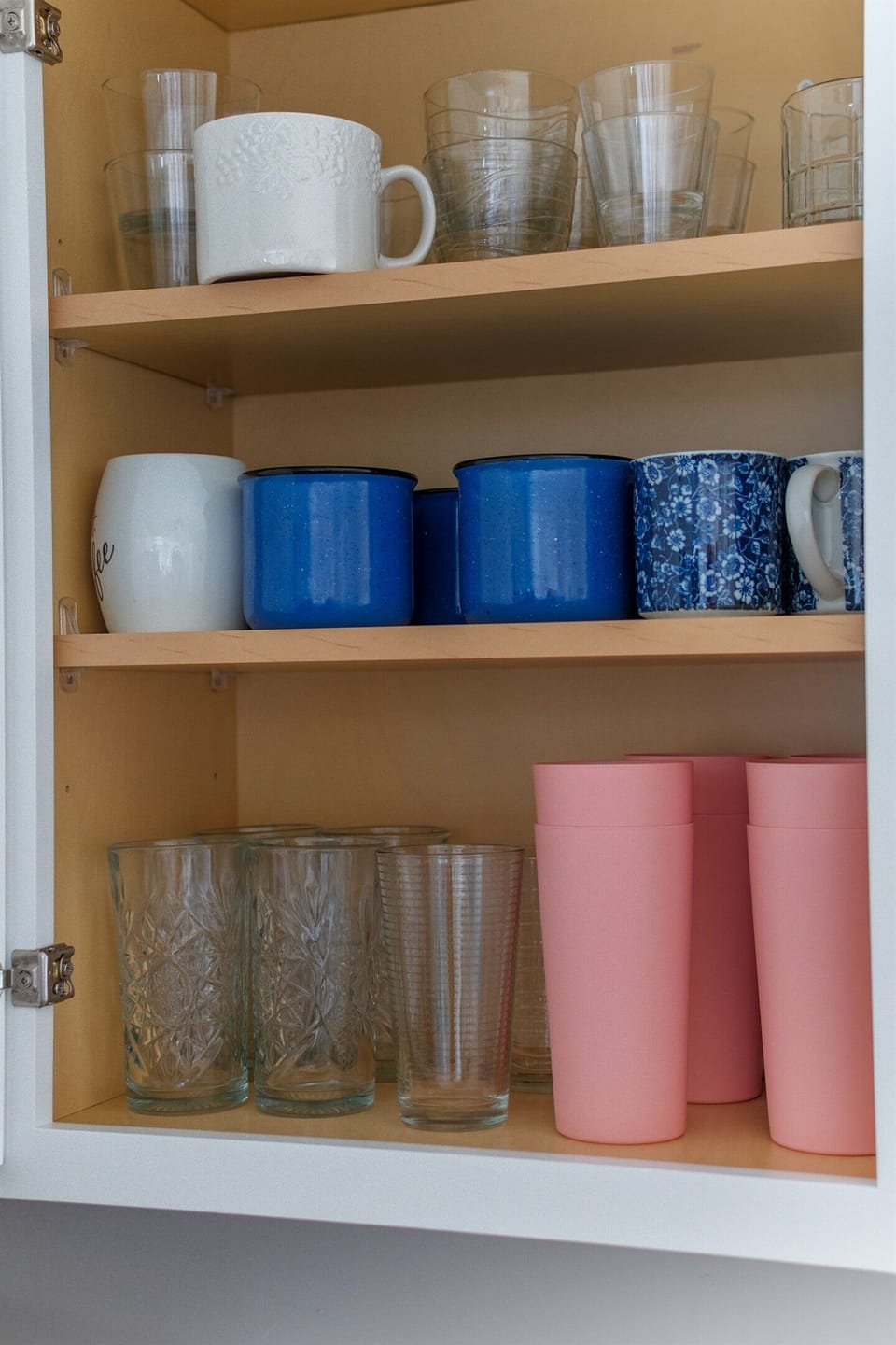 Culinary Haven: Discover a variety of vibrant dishware perfect for your meals and gatherings!