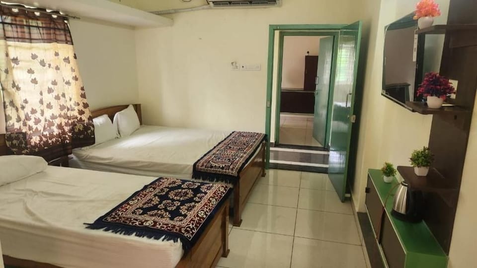 In-room safe, free WiFi