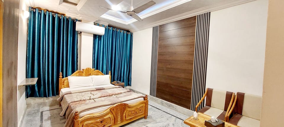 Double Room, Balcony, Park View | WiFi (free)