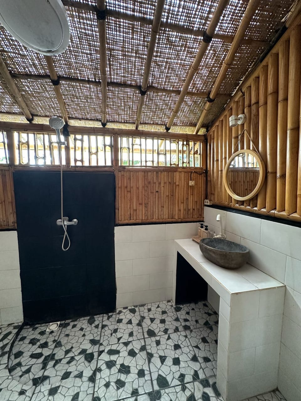 Family Room | Bathroom | Shower, rainfall showerhead, hair dryer, towels