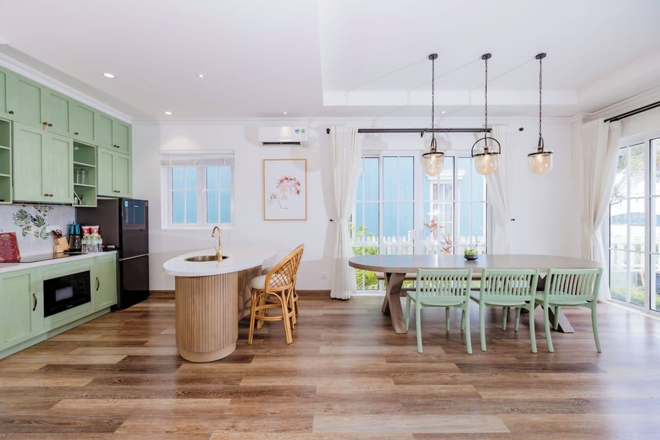 Elite Villa, Garden View | Living area | 42-inch LCD TV with cable channels, fireplace