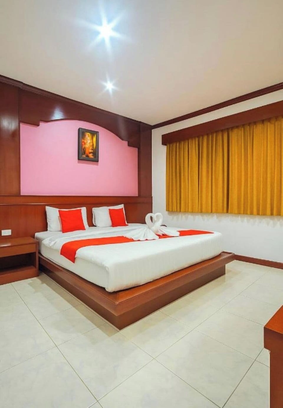 Deluxe Double Room, 1 King Bed, Balcony, City View | In-room safe, desk, soundproofing, iron/ironing board