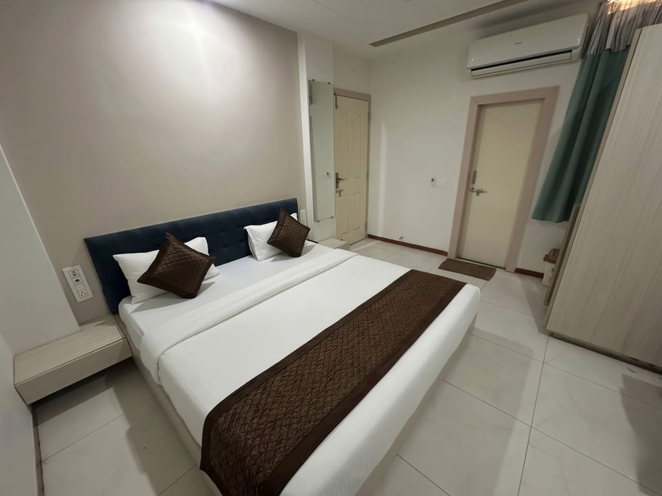 Deluxe Room | Desk, laptop workspace, WiFi (free)