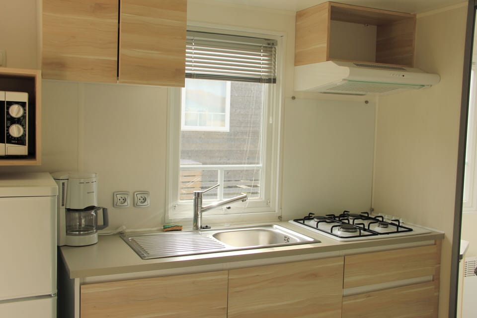 Mobile Home | Private kitchen | Highchair
