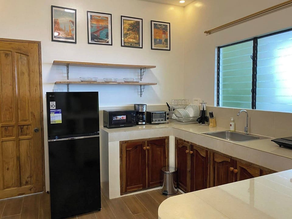 House, 1 Double Bed, Kitchen, Mountain View | Private kitchen | Microwave, stovetop, rice cooker, cookware/dishes/utensils