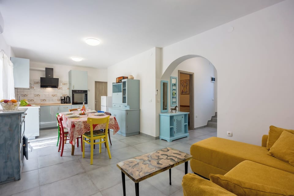 Family Apartment, 1 Bedroom, Terrace (Apartment Arya Puče) | Living area