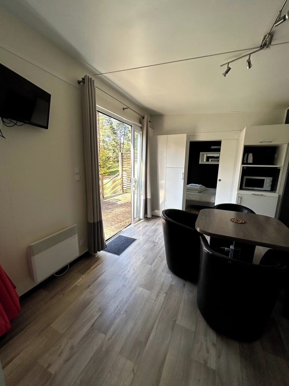 Deluxe Cottage, 2 Bedrooms | Living area