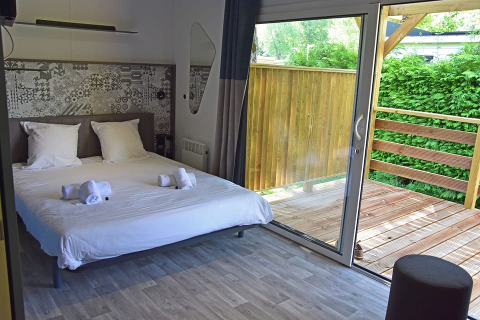 Superior Double Room | Free cribs/infant beds, bed sheets