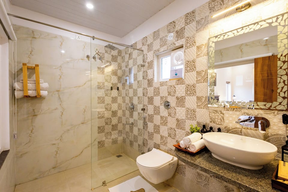 Deluxe Triple Room | Bathroom
