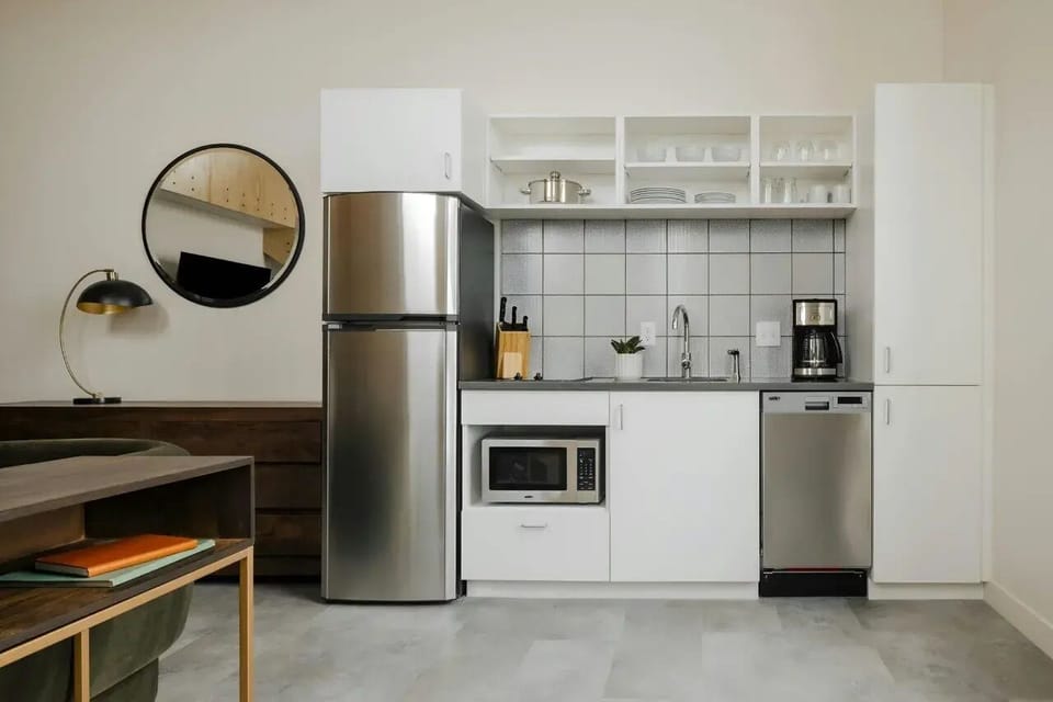 Loft | Private kitchen | Fridge, microwave, cookware/dishes/utensils