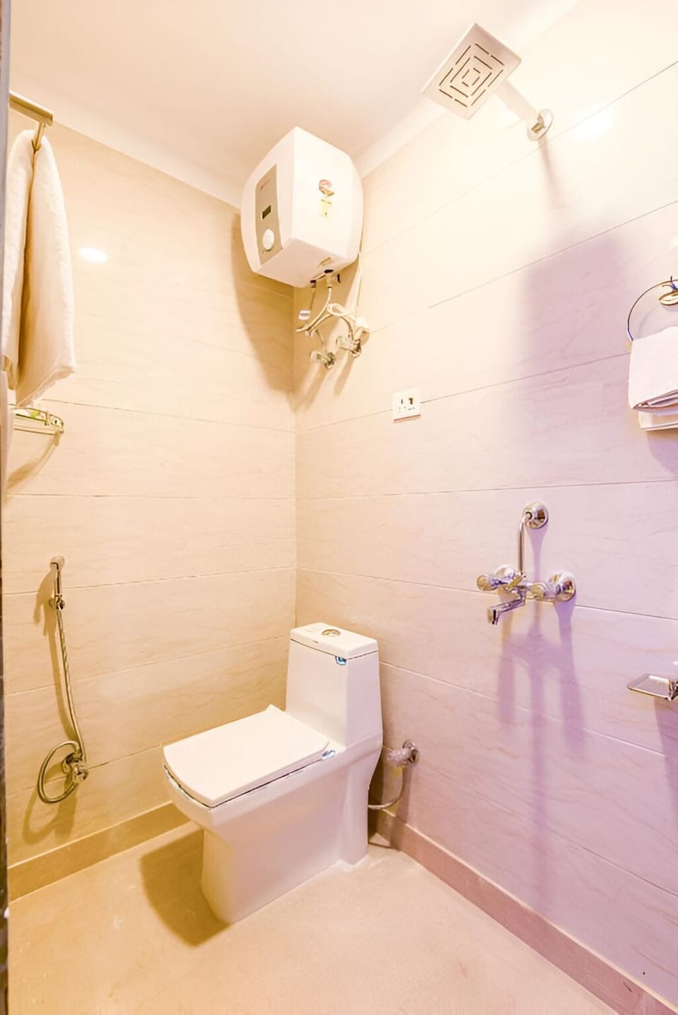 Family Triple Room | Bathroom | Shower, free toiletries, hair dryer, towels