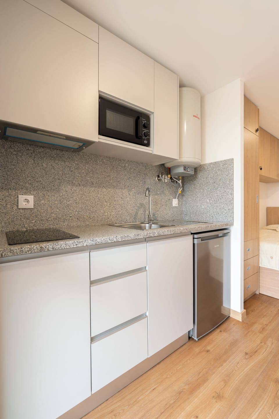 Bungalow, Mountain View | Private kitchen | Fridge, microwave, cookware/dishes/utensils