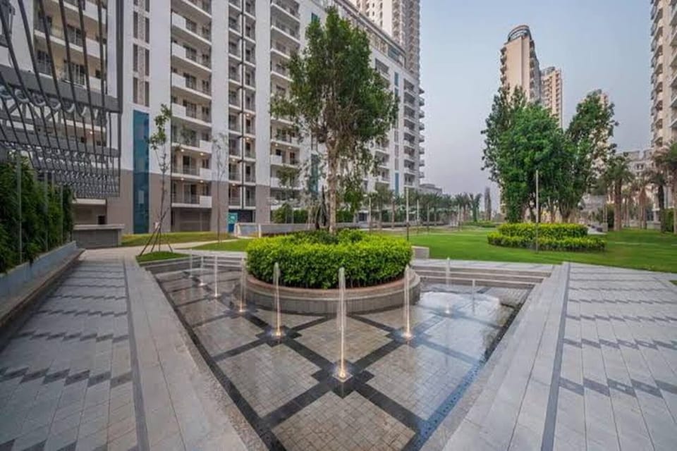 Apartment, 2 Bedrooms, Smoking, Balcony | Property grounds