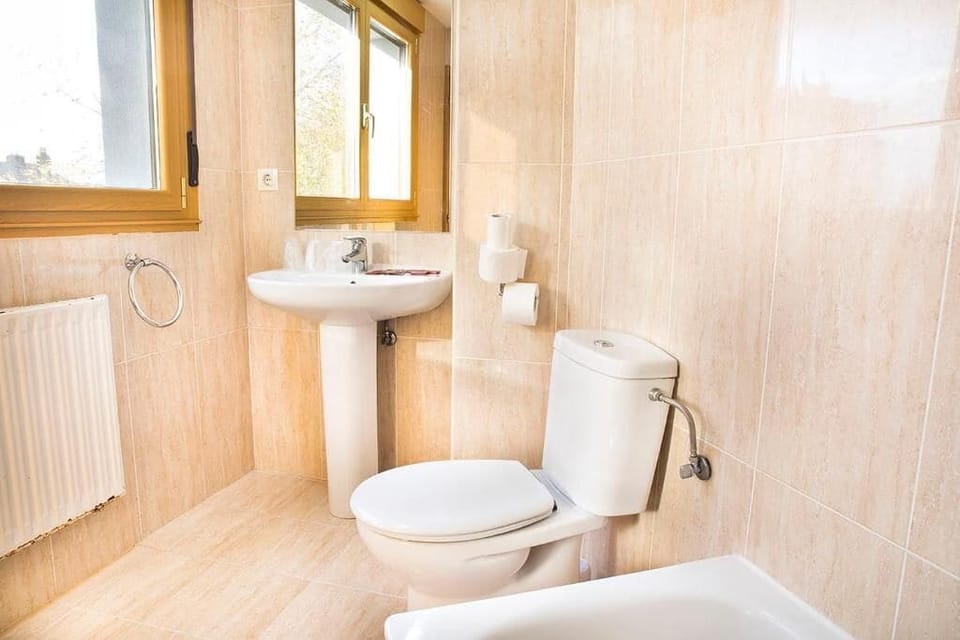Free toiletries, towels, toilet paper