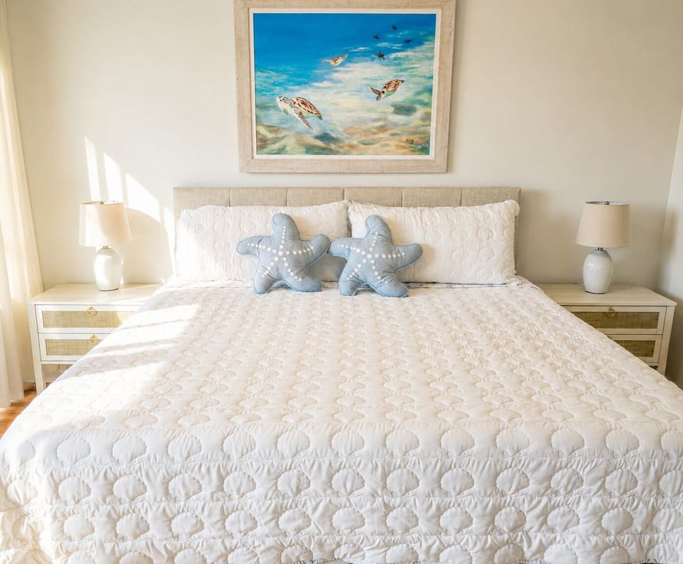 Master Bedroom with King Tempur-Pedic Mattress