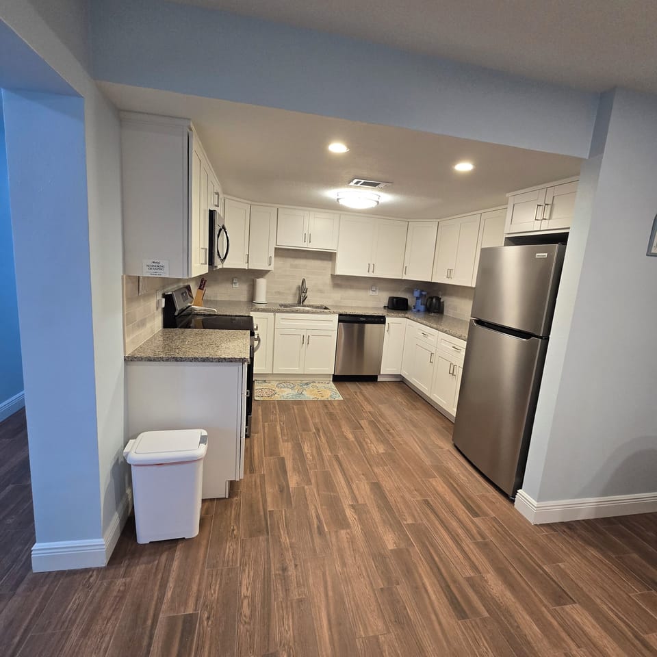 Full Size Kitchen
