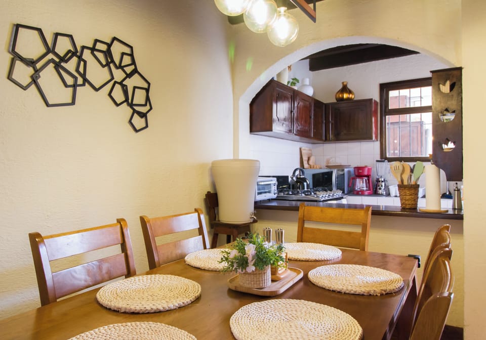 Standard Apartment, 2 Bedrooms, Mountain View | Dining room