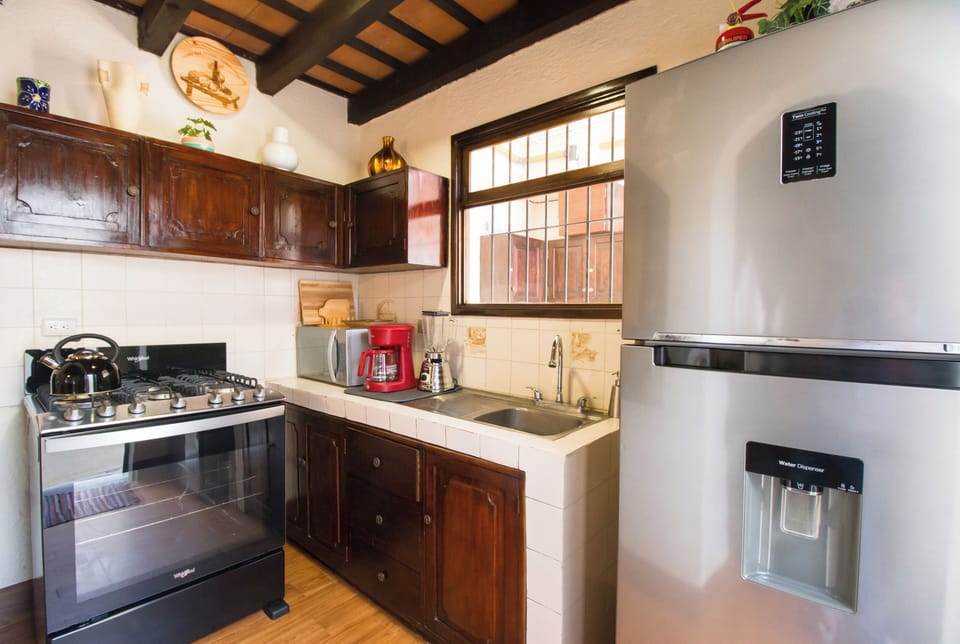 Standard Apartment, 2 Bedrooms, Mountain View | Private kitchen | Microwave, oven, toaster, blender