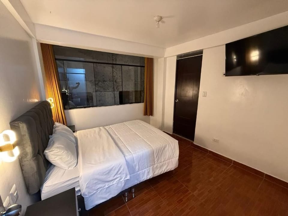 Classic Room, Hill View | WiFi (free)