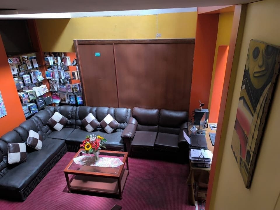 Classic Triple Room, Patio, City View | Interior