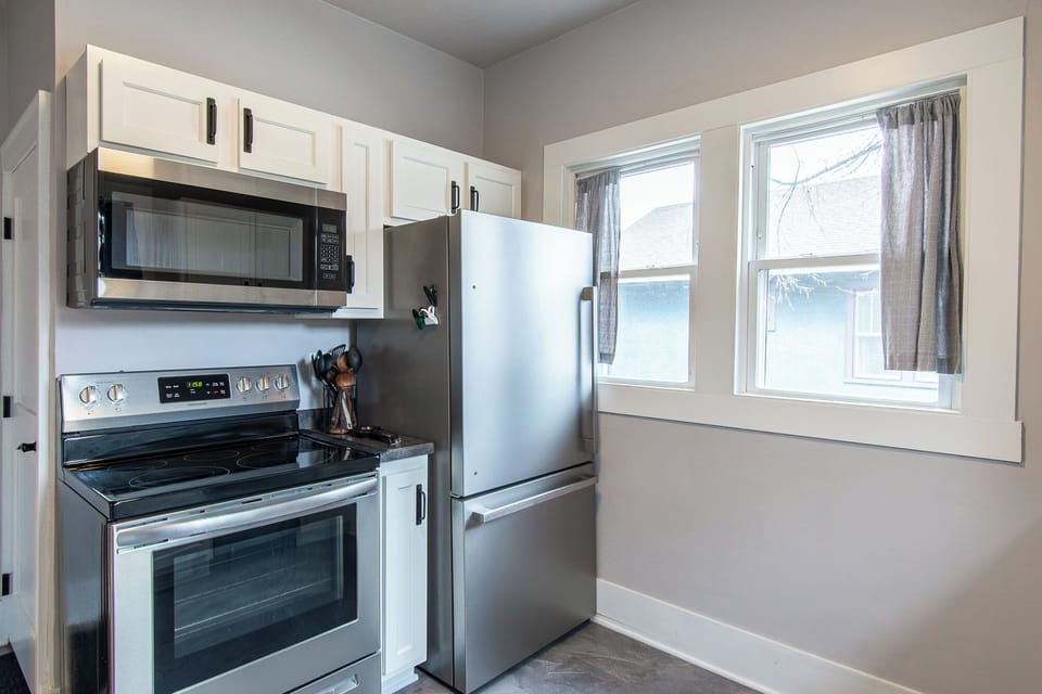 [main floor, kitchen]