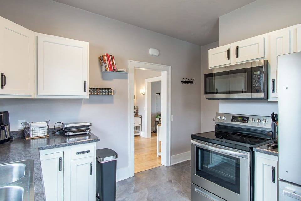 [main floor, kitchen]