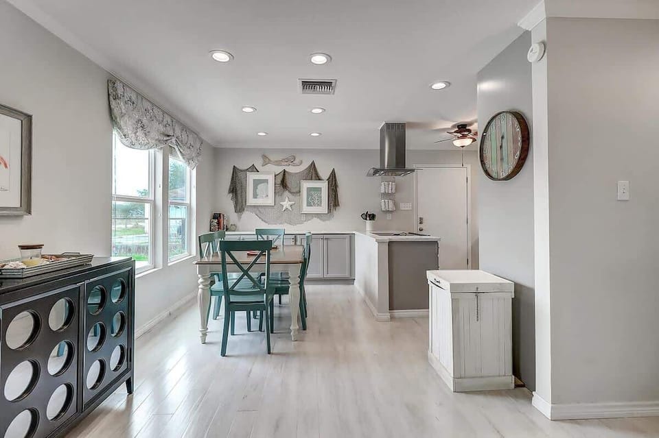 Dining Area. 