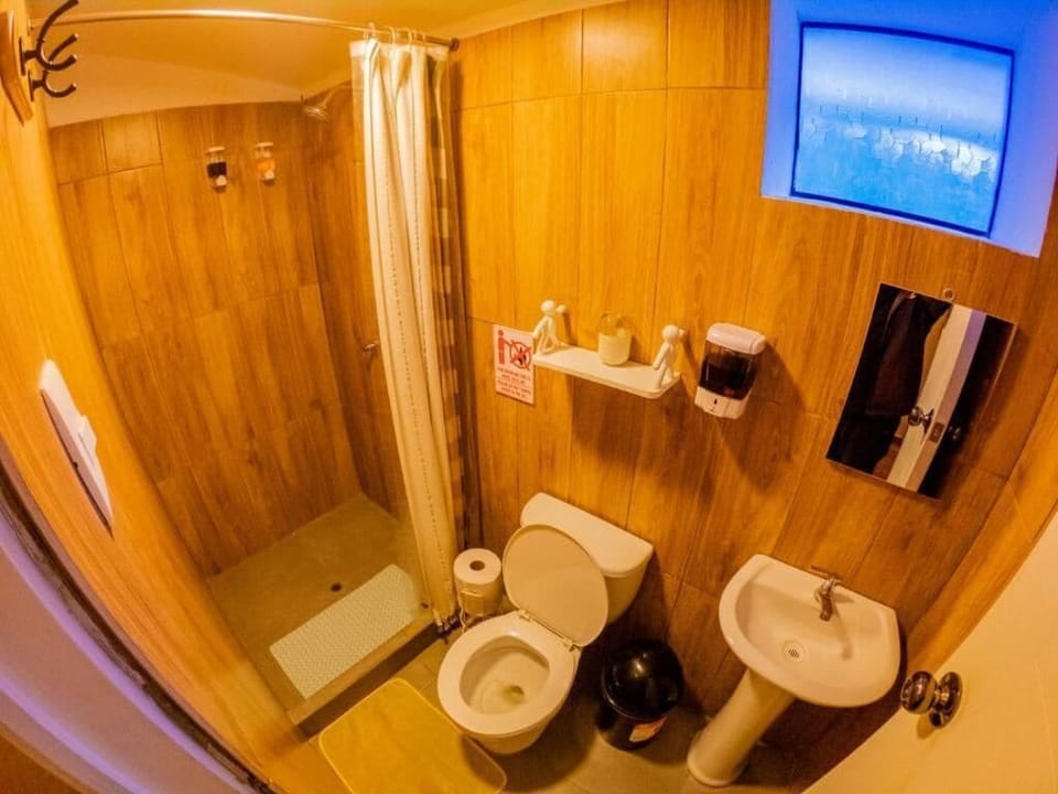 Executive Suite | Bathroom