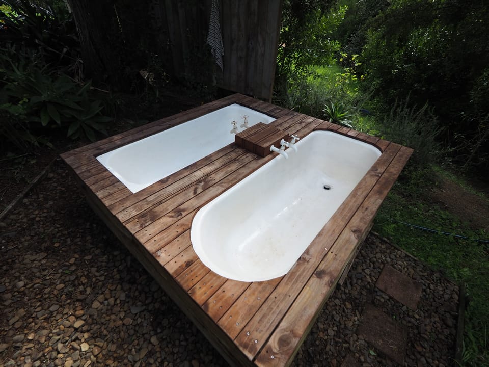 Outdoor spa tub