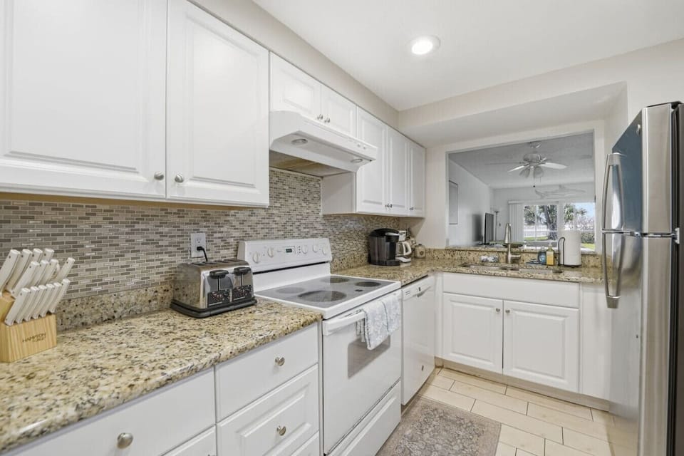 Cook with ease in our fully equipped kitchen