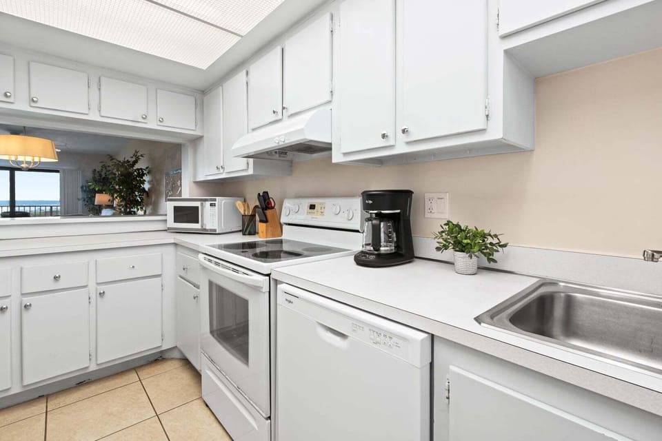 Fully equipped kitchen with with everything you need