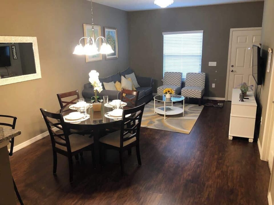 Villa (3 Bedrooms) | Dining room