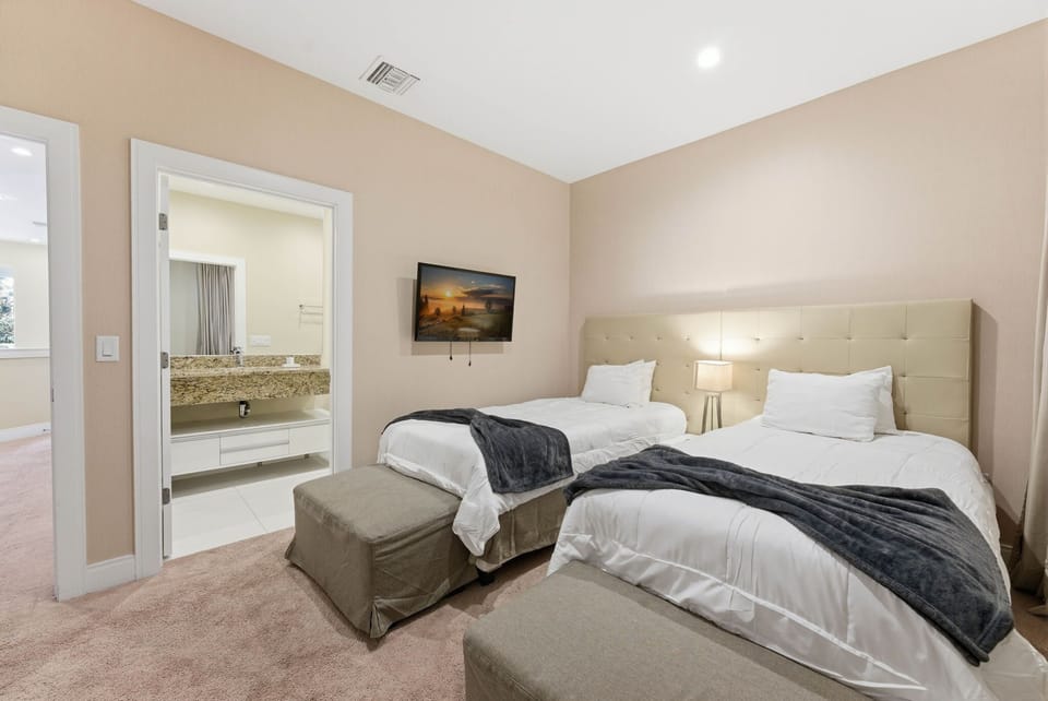 Villa (4 Bedrooms) | 4 bedrooms, laptop workspace, blackout drapes, iron/ironing board