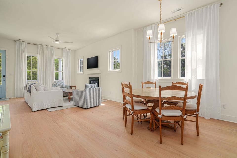 Living Room - Dining Area