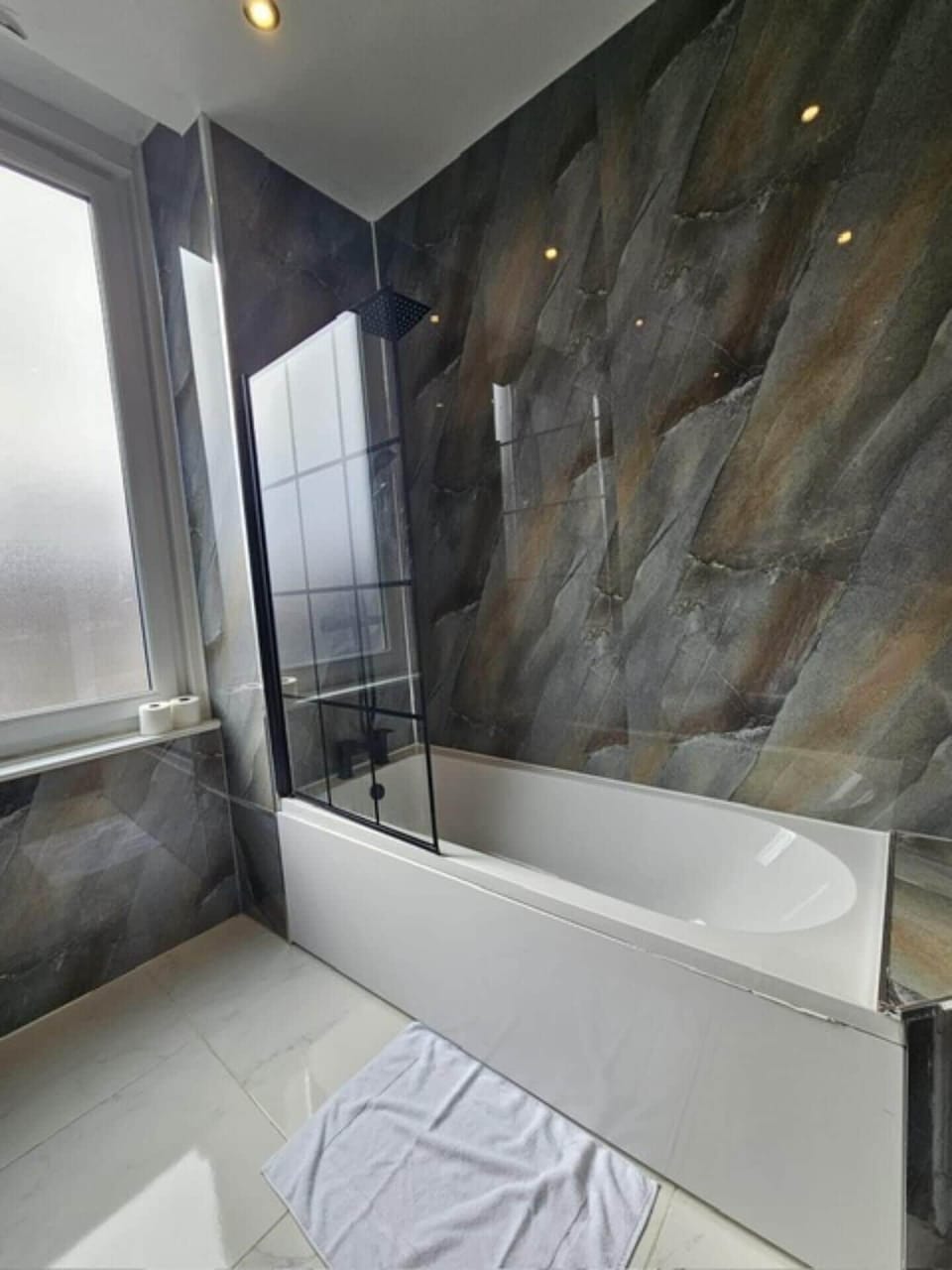 Family Room, Multiple Beds | Bathroom | Towels, soap, shampoo, toilet paper