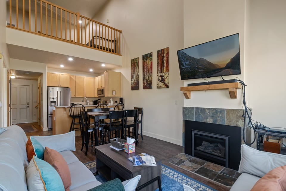Dining Table / Living Area / Loft