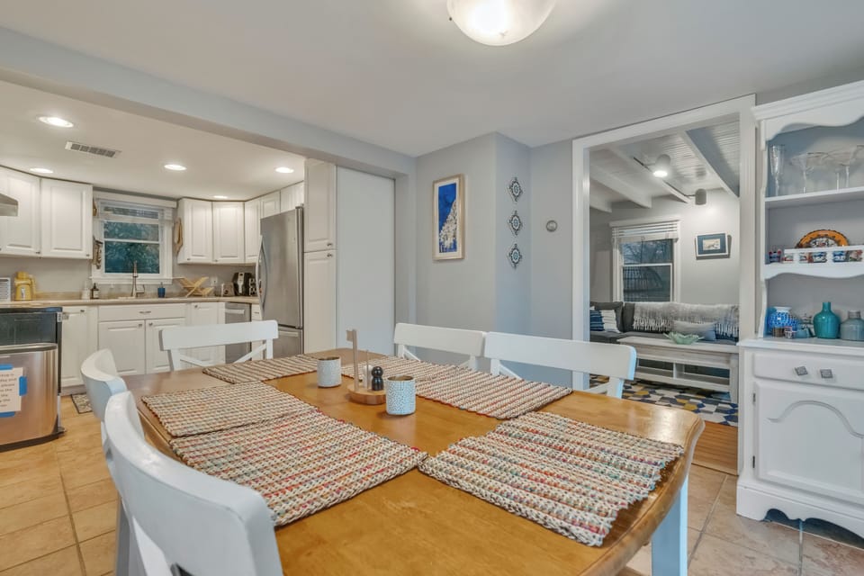 Dining room right off the kitchen area - view to the kitchen and living room 