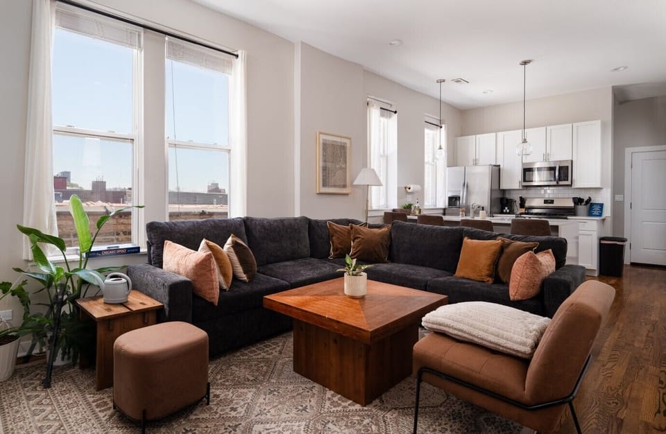 Sun-filled afternoons on the sectional—the perfect spot to recharge after a day in the West Loop