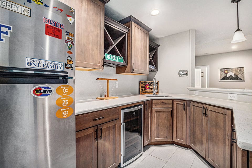 Keep drinks cold, snacks within reach, and the group gathered in your own dedicated beverage station. Perfect for stocking up and staying organized, it’s a simple touch that makes hosting and relaxing feel effortless.
