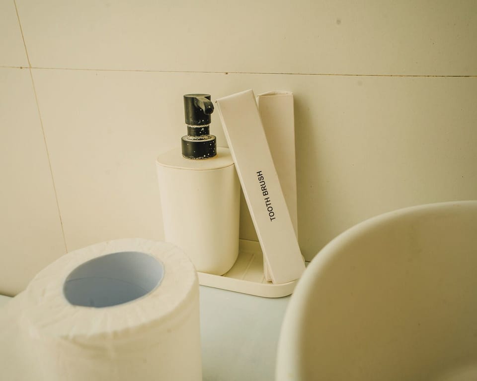 Standard Room | Bathroom | Hair dryer, towels, soap, shampoo