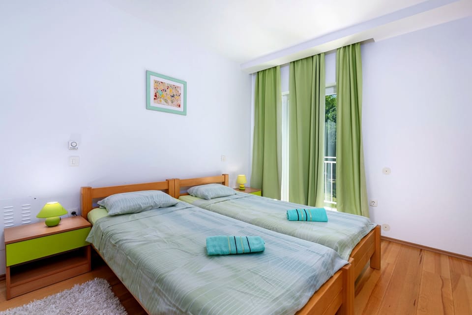 Second bedroom