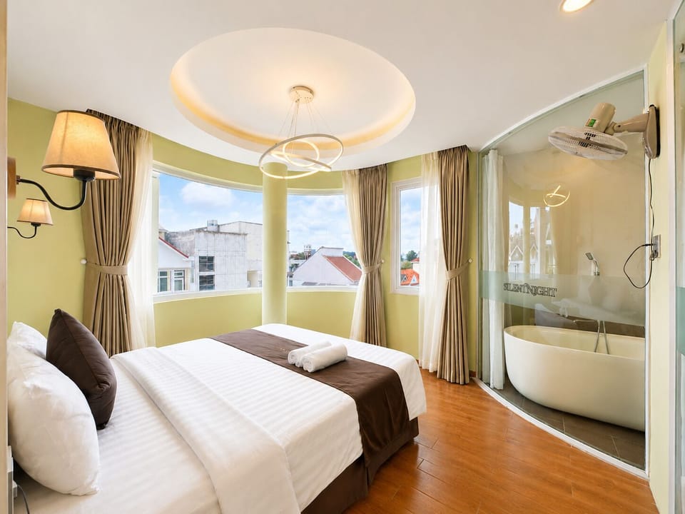 Luxury Suite, City View | View from room