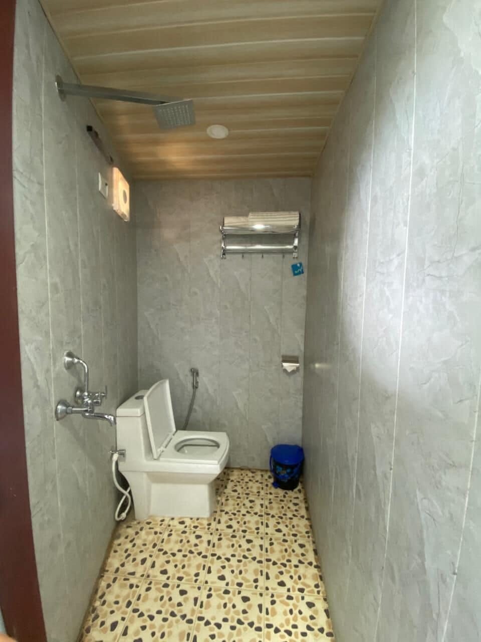 Economy Quadruple Room, Mountain View | Bathroom | Free toiletries, towels, soap, shampoo
