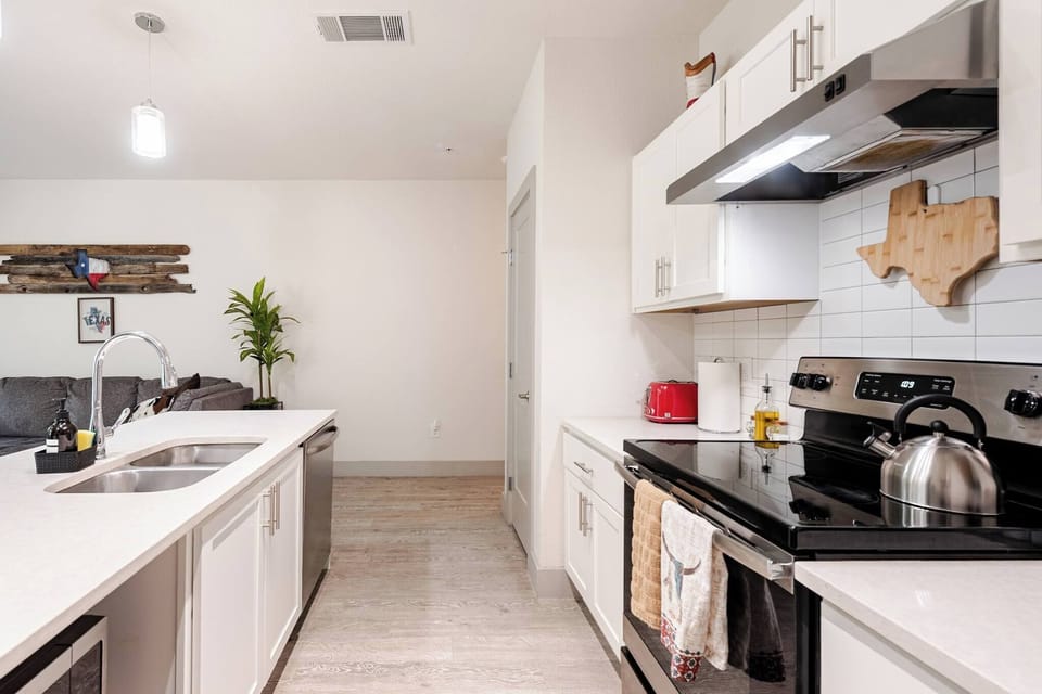 Condo, 1 Bedroom, Accessible, Smoking | Interior