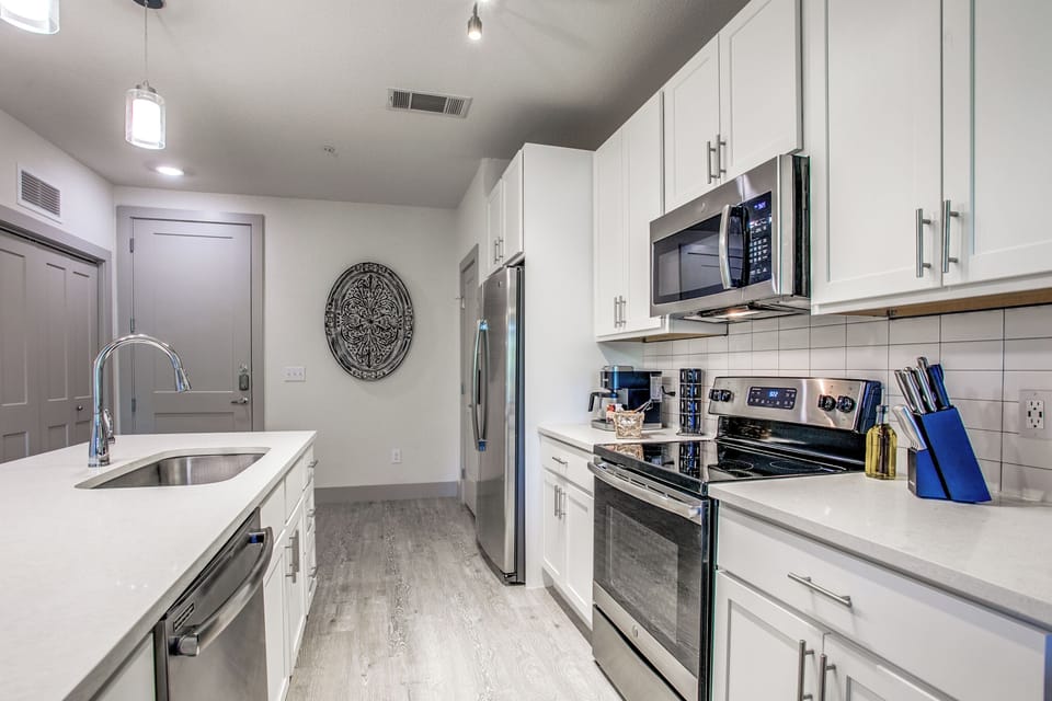 Condo, 1 Bedroom, Smoking, Balcony | Interior