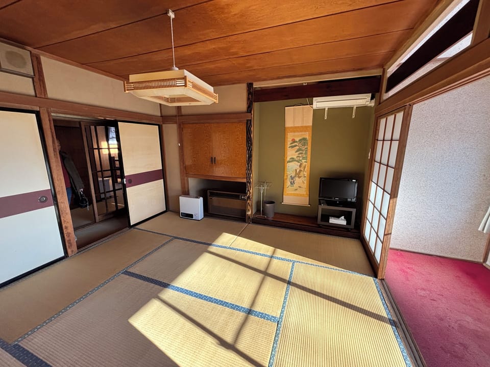 Quadruple Room, Mountain View | Free WiFi, bed sheets